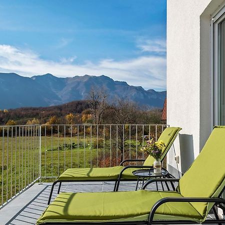 Velebit Lodge Lovinac  ภายนอก รูปภาพ