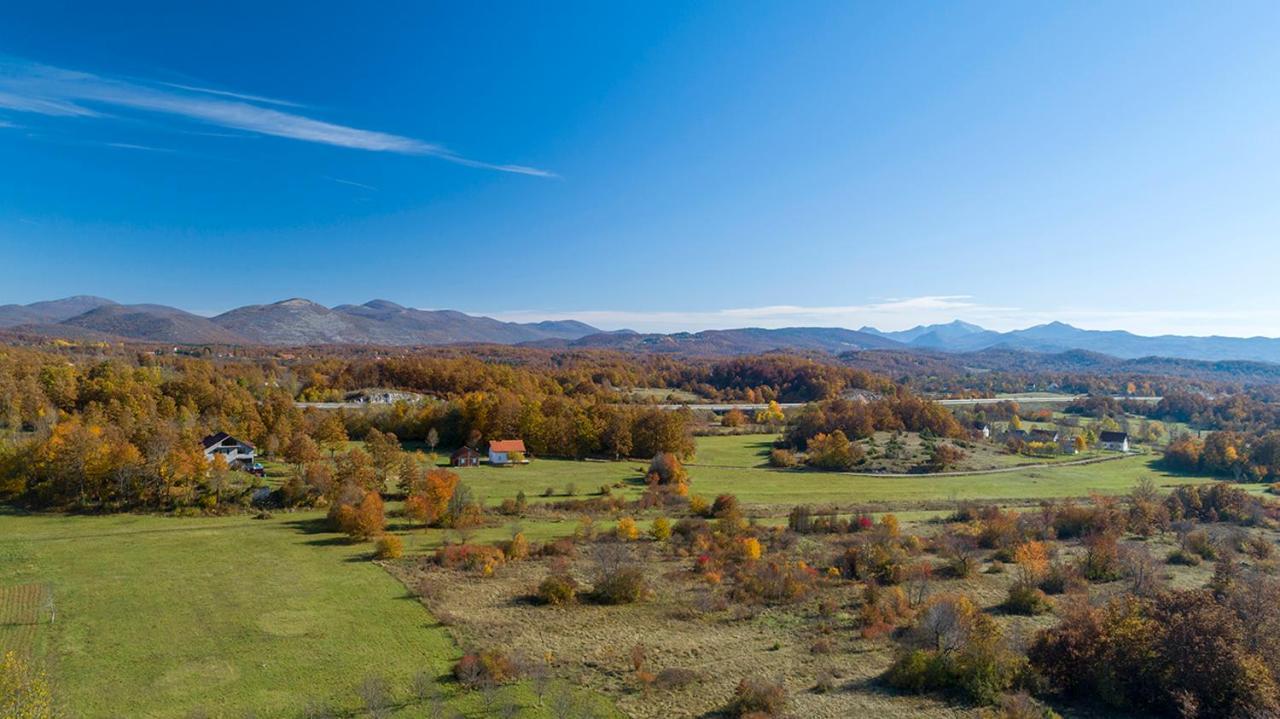 Velebit Lodge Lovinac  ภายนอก รูปภาพ