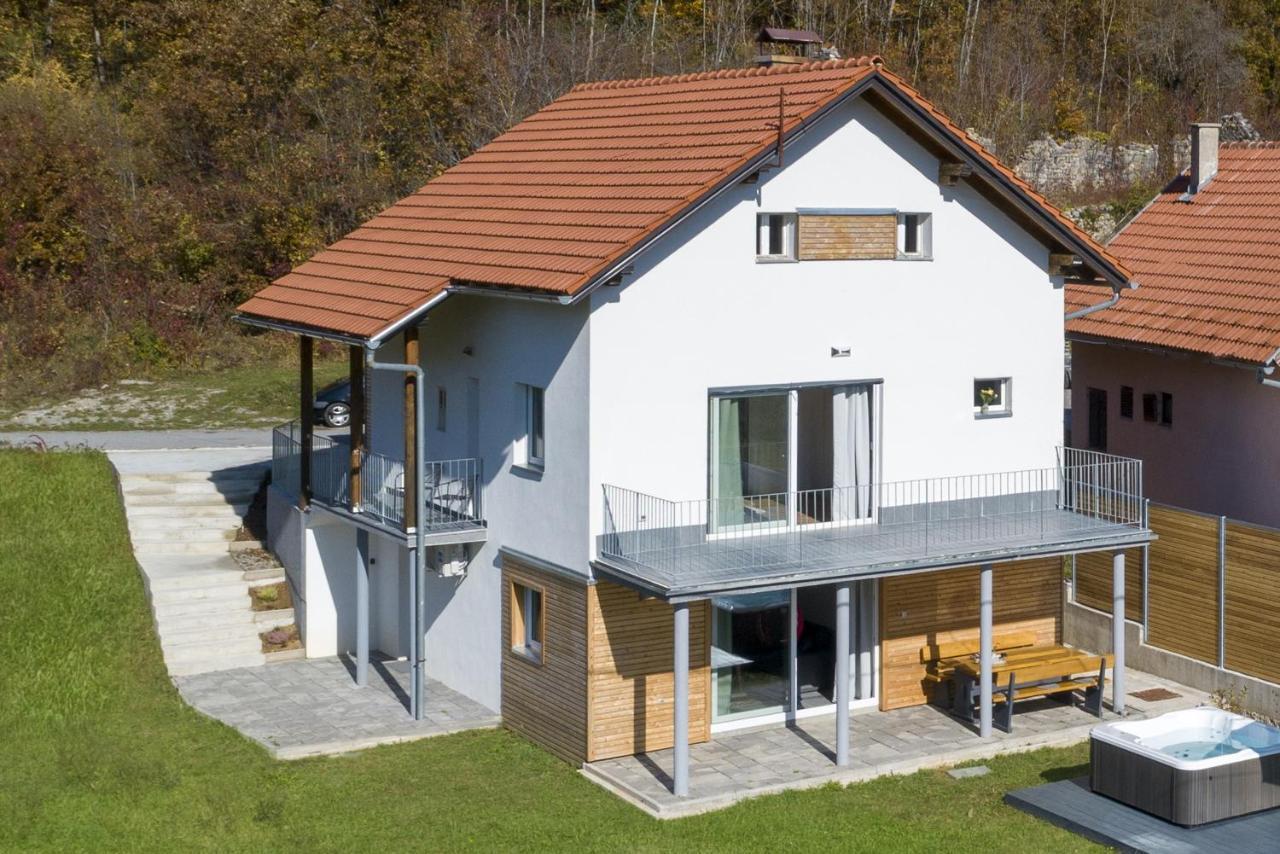 Velebit Lodge Lovinac  ภายนอก รูปภาพ