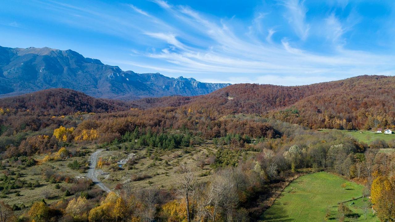Velebit Lodge Lovinac  ภายนอก รูปภาพ