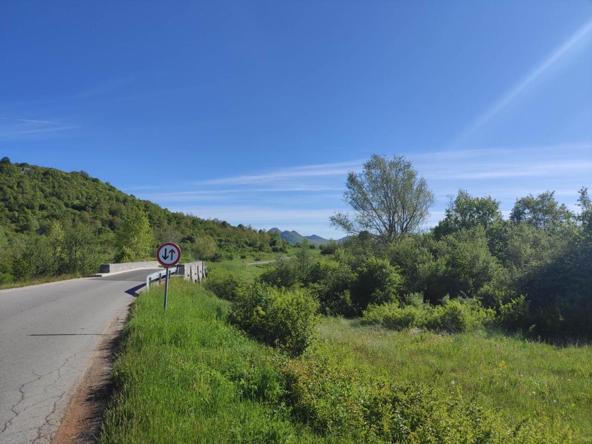 Velebit Lodge Lovinac  ภายนอก รูปภาพ
