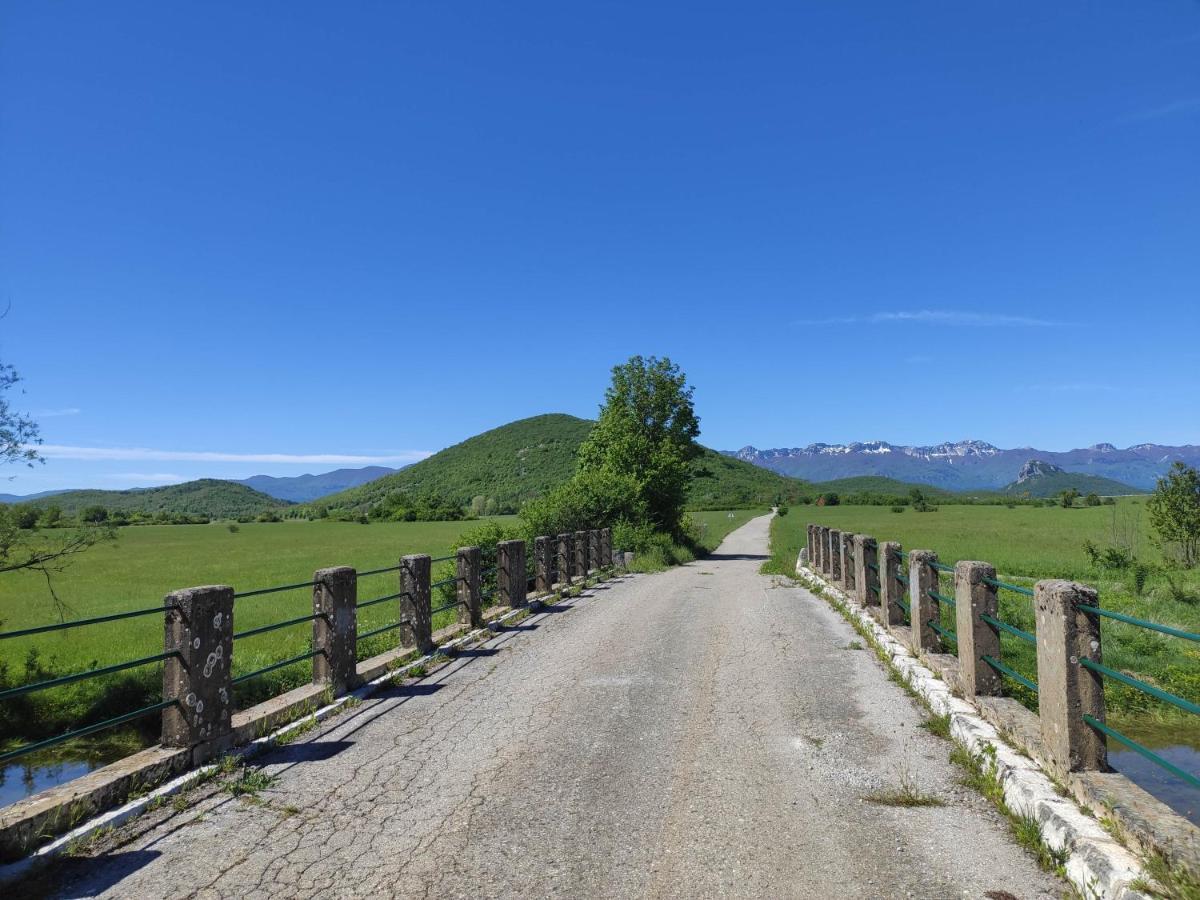 Velebit Lodge Lovinac  ภายนอก รูปภาพ